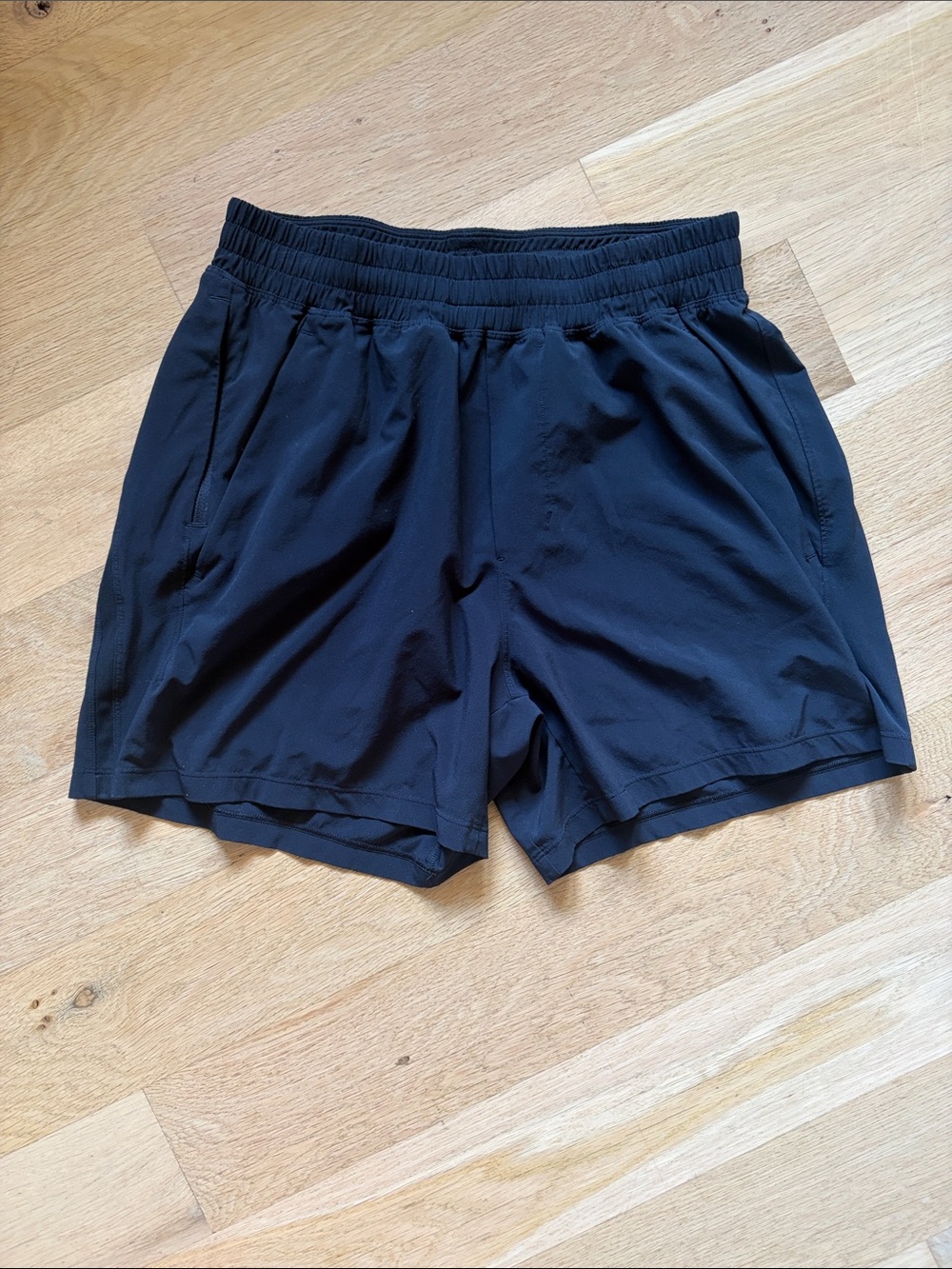Lululemon pace breaker linerless short 5”- Size Small